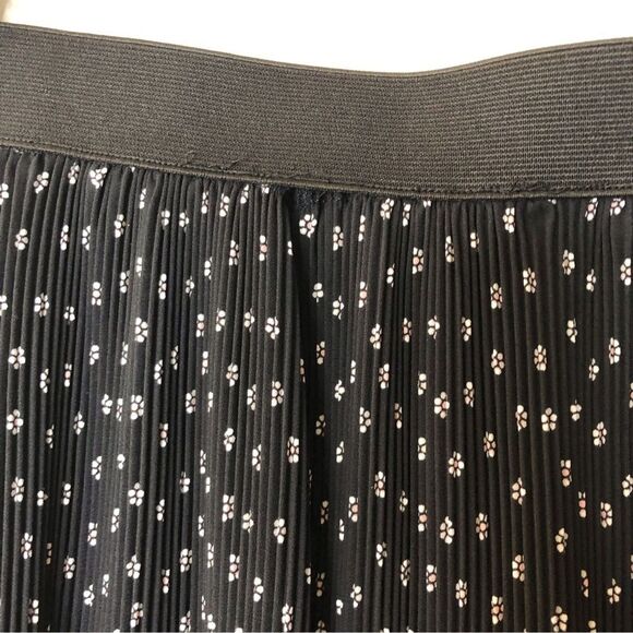 Adrianna Papell Pleated Georgette Skirt Office Date Black Blush Ditsy Dot Small - Picture 1 of 10